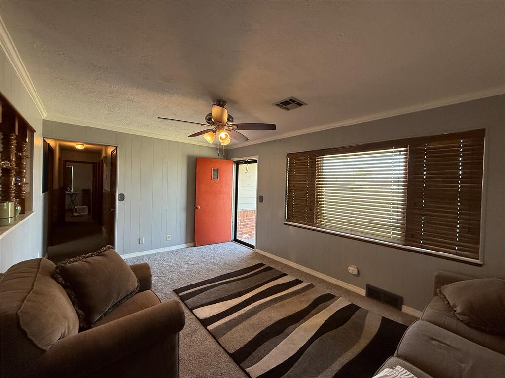 826 Hillcrest Drive Property Photo 10