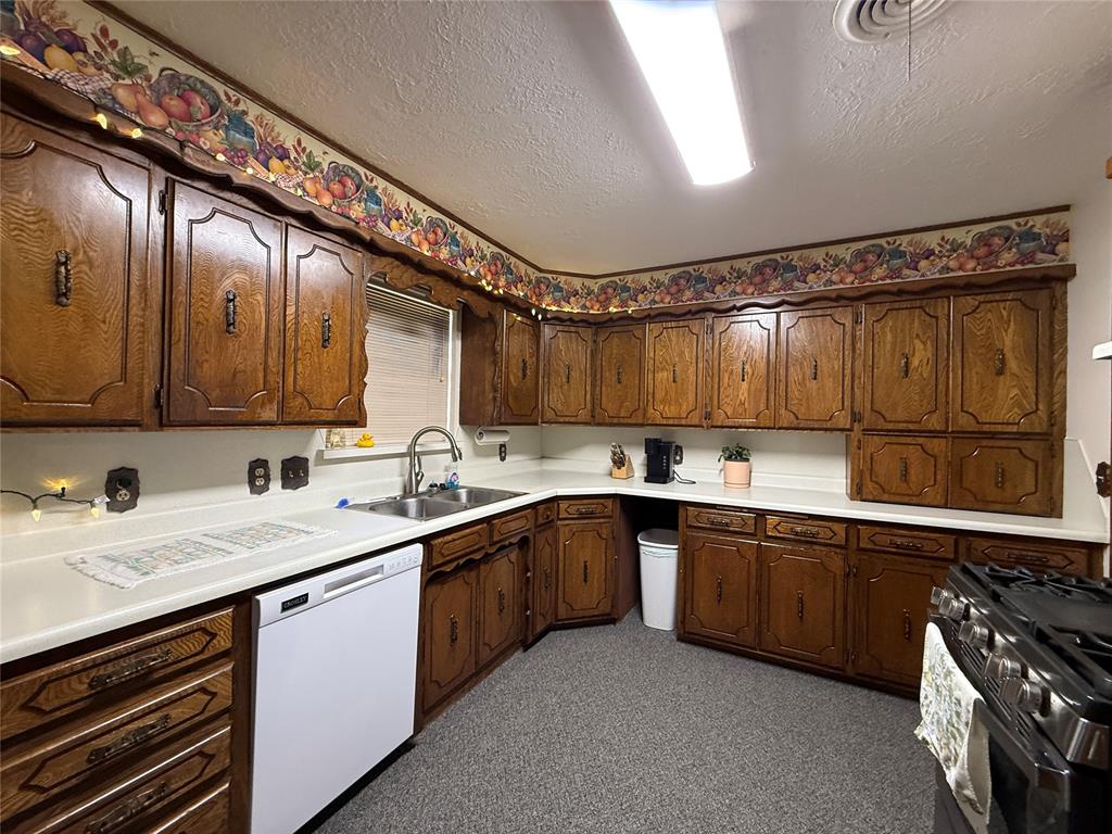 826 Hillcrest Drive Property Photo 11