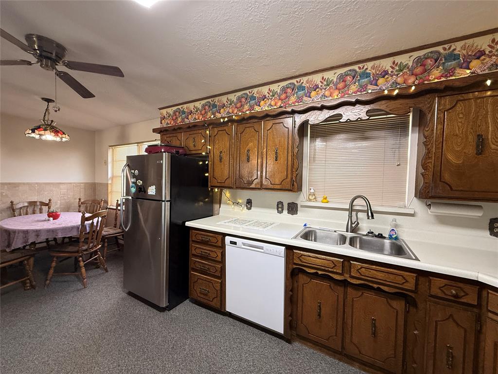 826 Hillcrest Drive Property Photo 12