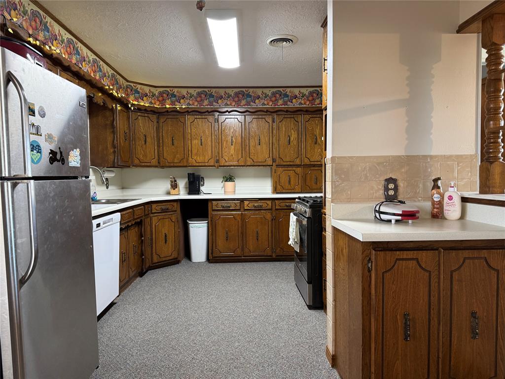 826 Hillcrest Drive Property Photo 13