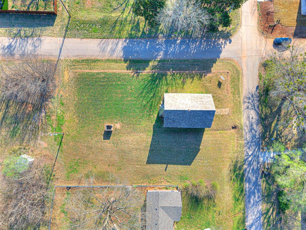 201 W 4th Street Property Photo 1