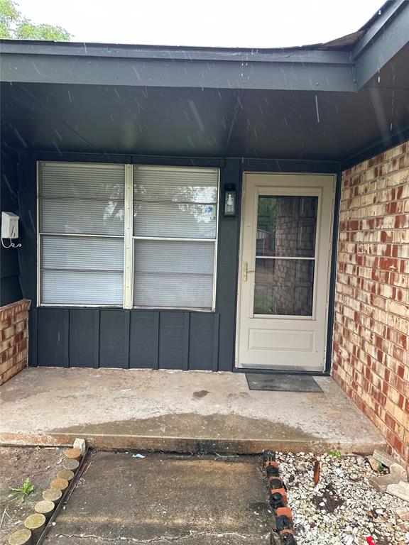 808 Hedge Drive Property Photo 3