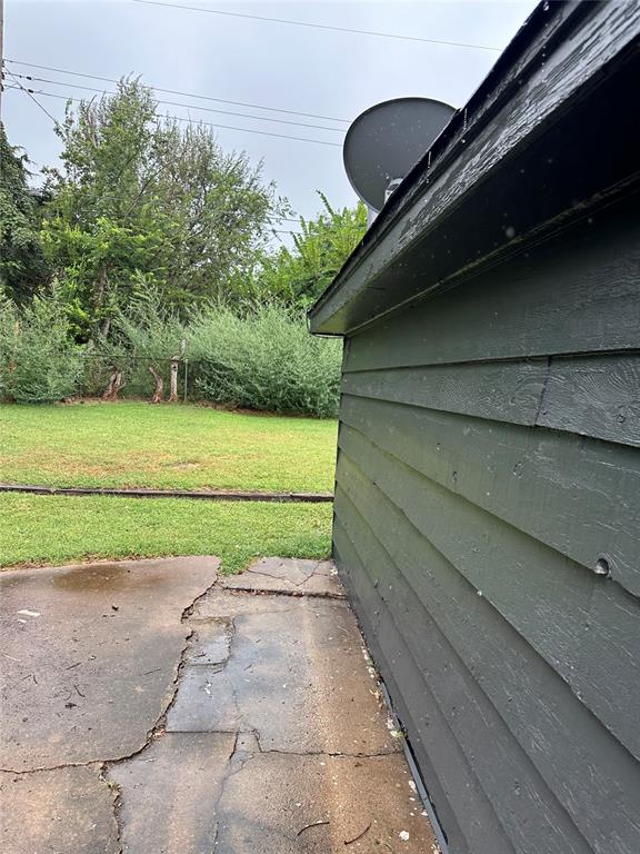 808 Hedge Drive Property Photo 17