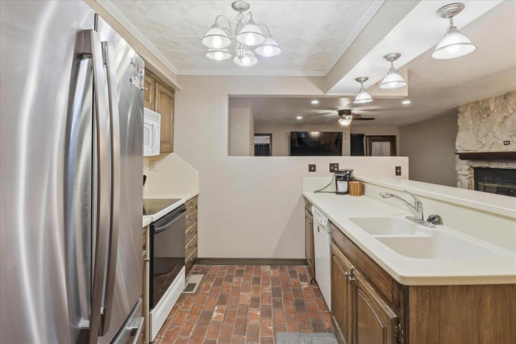 111 The Hills Street Property Photo 14