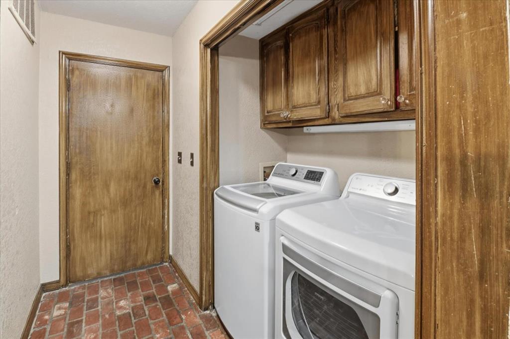 111 The Hills Street Property Photo 16