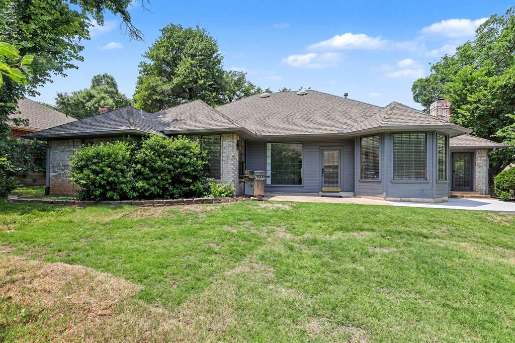 1400 Sandhurst Circle Property Photo 32