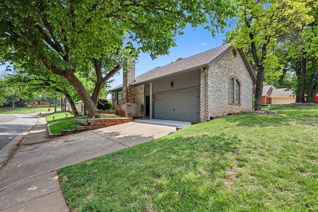 1400 Sandhurst Circle Property Photo 33