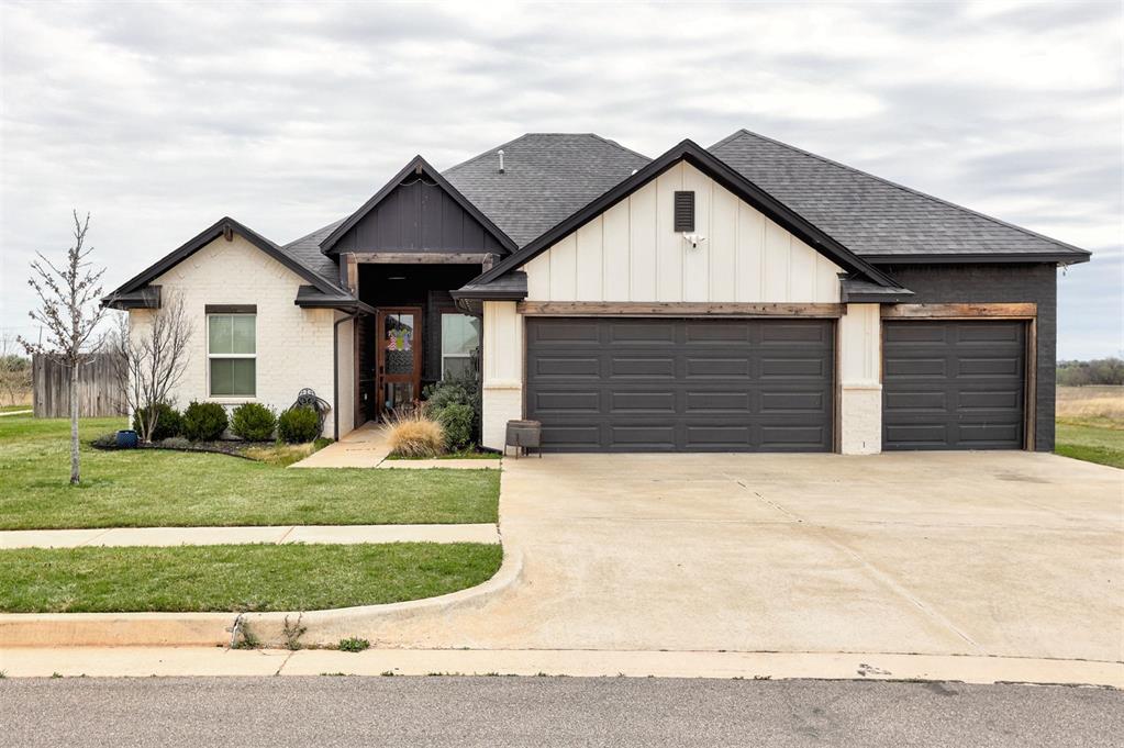 4600 Mustang Park Boulevard Property Photo 1
