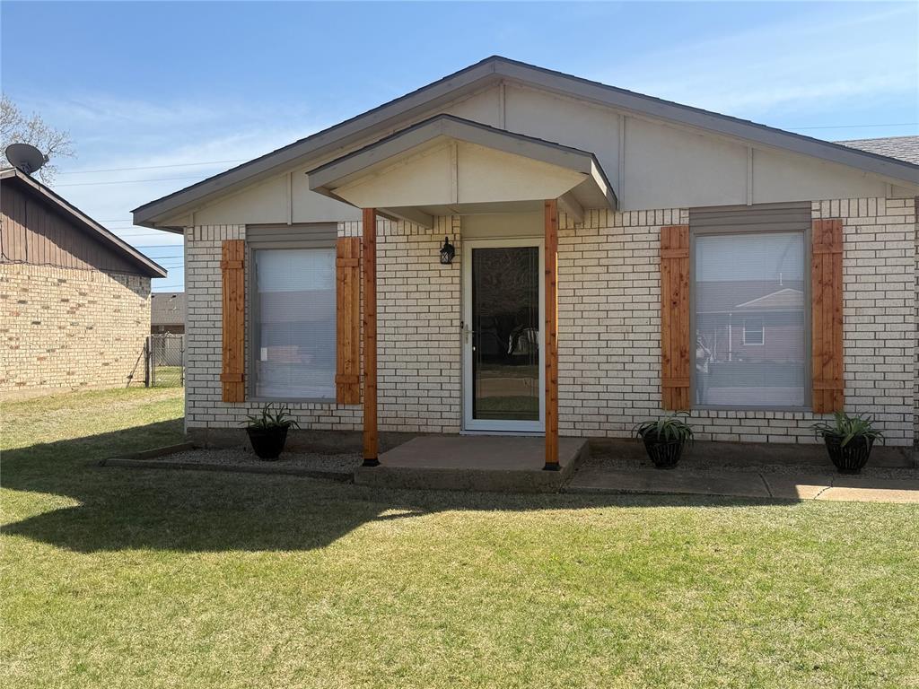 404 Mercury Property Photo 2
