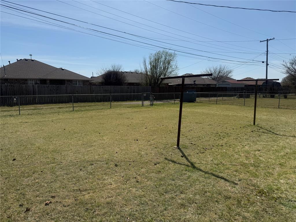404 Mercury Property Photo 4