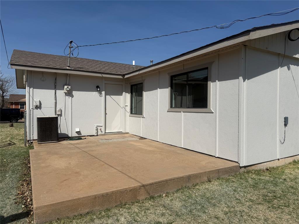 404 Mercury Property Photo 9