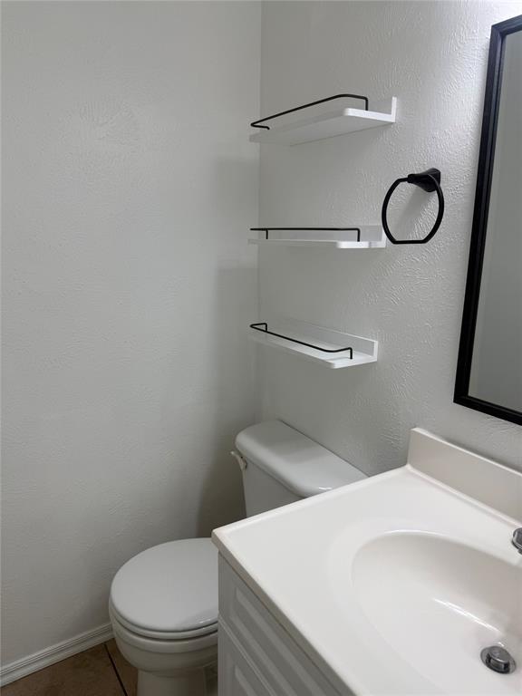 404 Mercury Property Photo 13