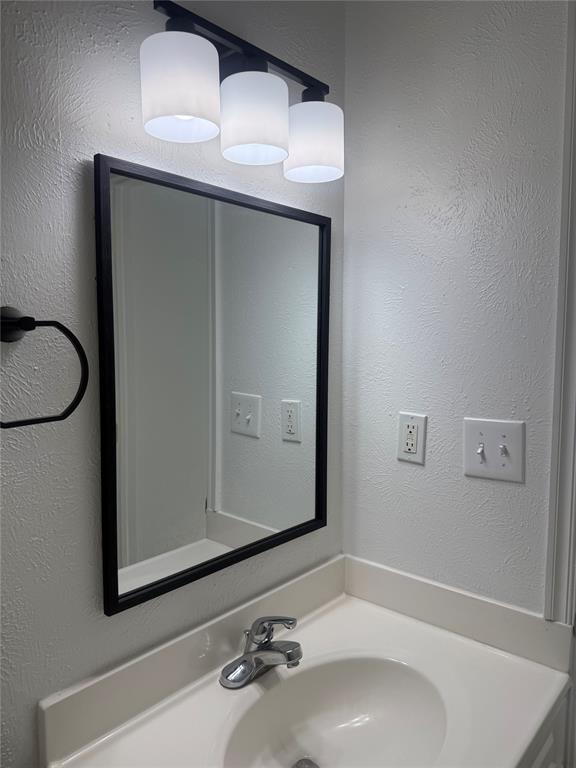 404 Mercury Property Photo 14