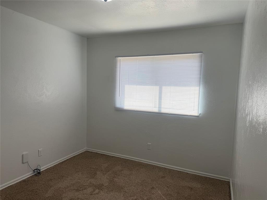 404 Mercury Property Photo 22