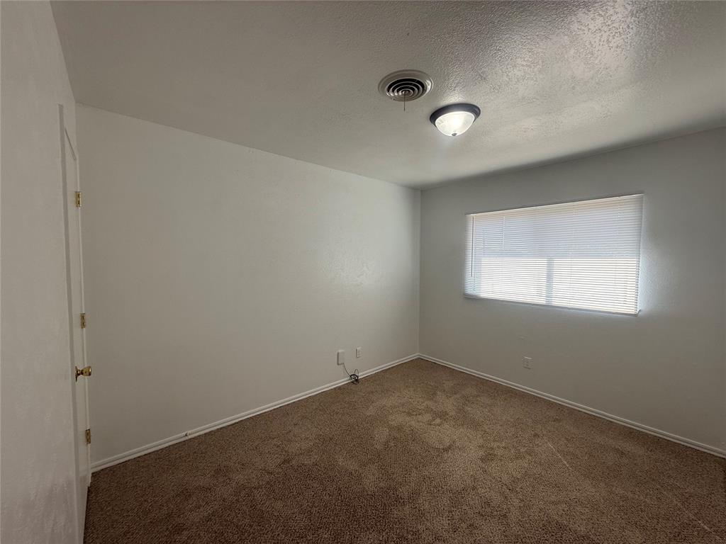 404 Mercury Property Photo 23