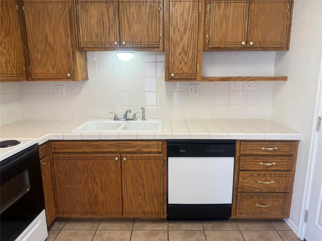 404 Mercury Property Photo 45