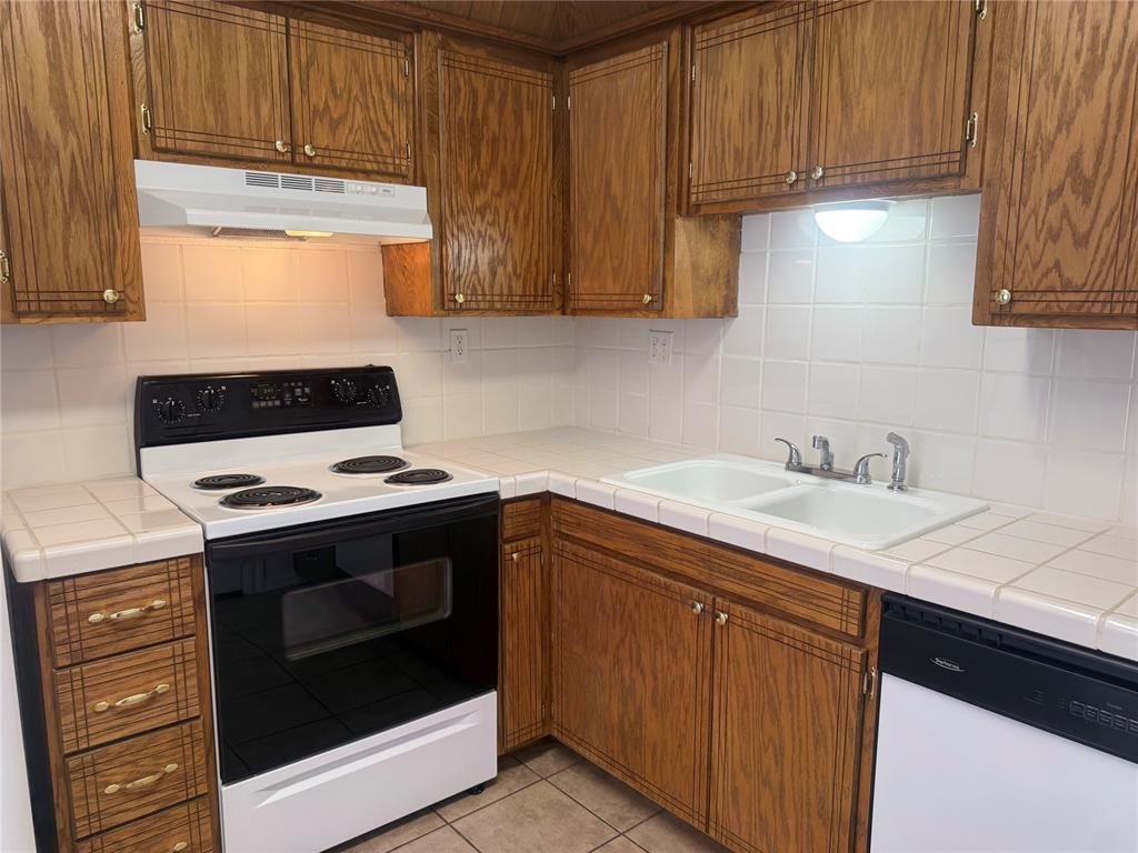 404 Mercury Property Photo 46