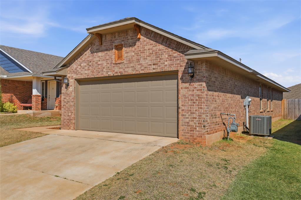 4720 Crystal Hill Drive Property Photo 3