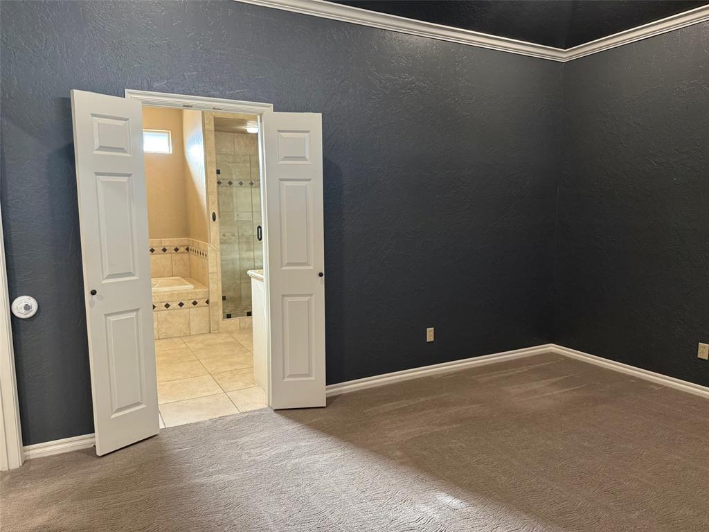 1009 Timbercreek Drive Property Photo 13