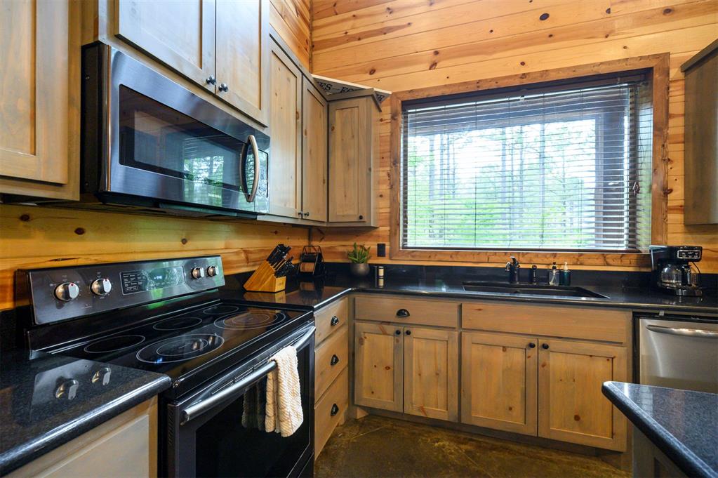 312 Sugar Pine Loop Property Photo 5