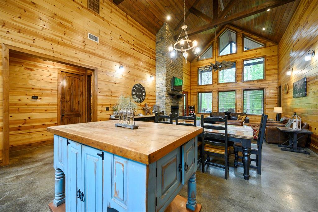 312 Sugar Pine Loop Property Photo 7