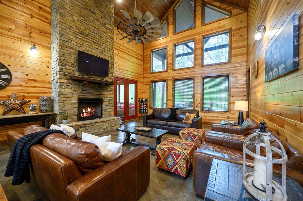 312 Sugar Pine Loop Property Photo 9