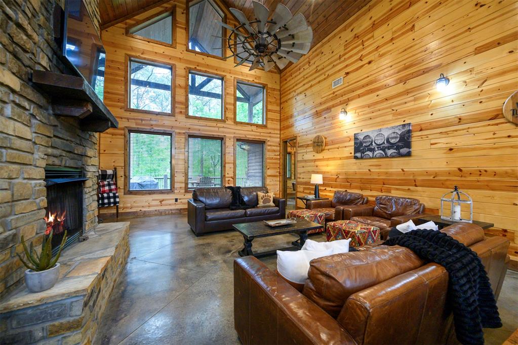 312 Sugar Pine Loop Property Photo 10