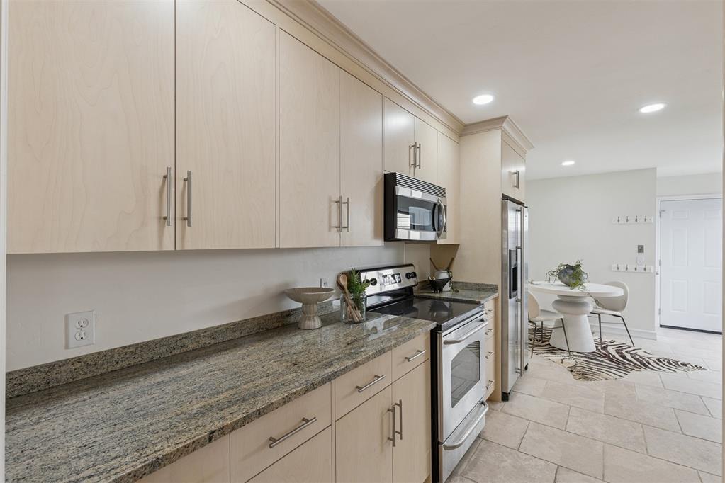 6325 N Villa Avenue 108 Property Photo 10