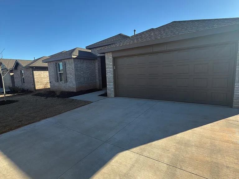 2924 Firefly Drive Property Photo 3