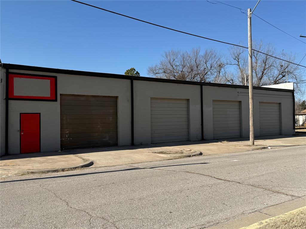 2001 Exchange Avenue Property Photo 1