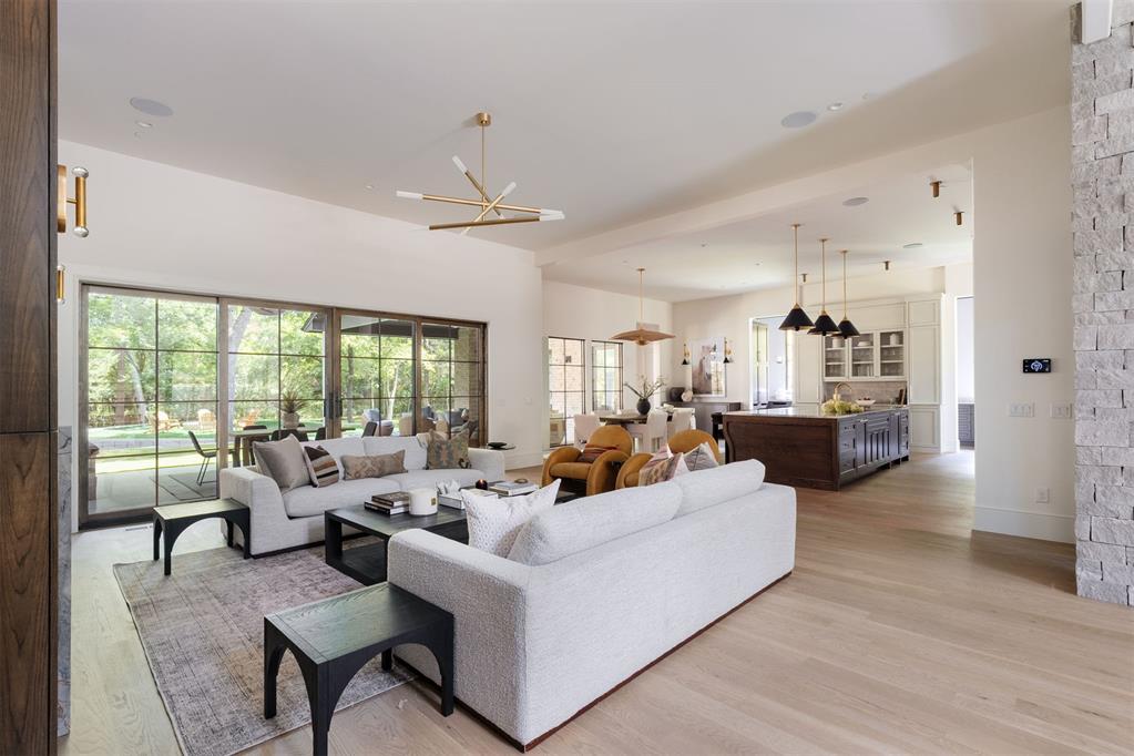 13700 Shoreline Boulevard Property Photo 27