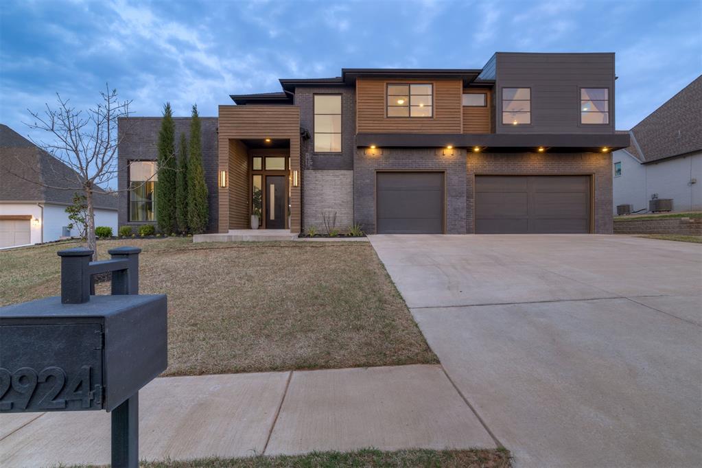 2924 Sandstone Ridge Property Photo 2