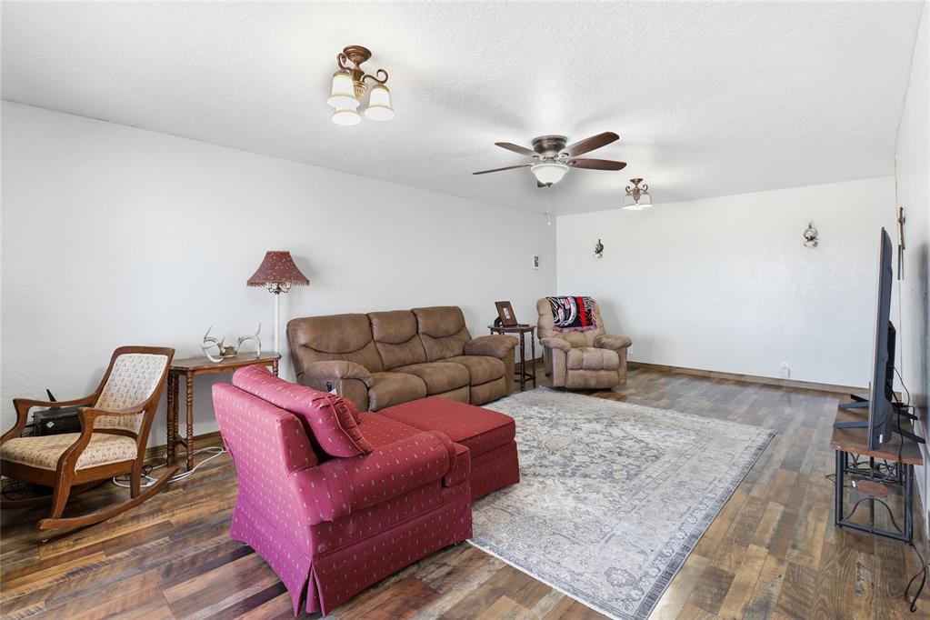 819 N Broadway Avenue Property Photo 5