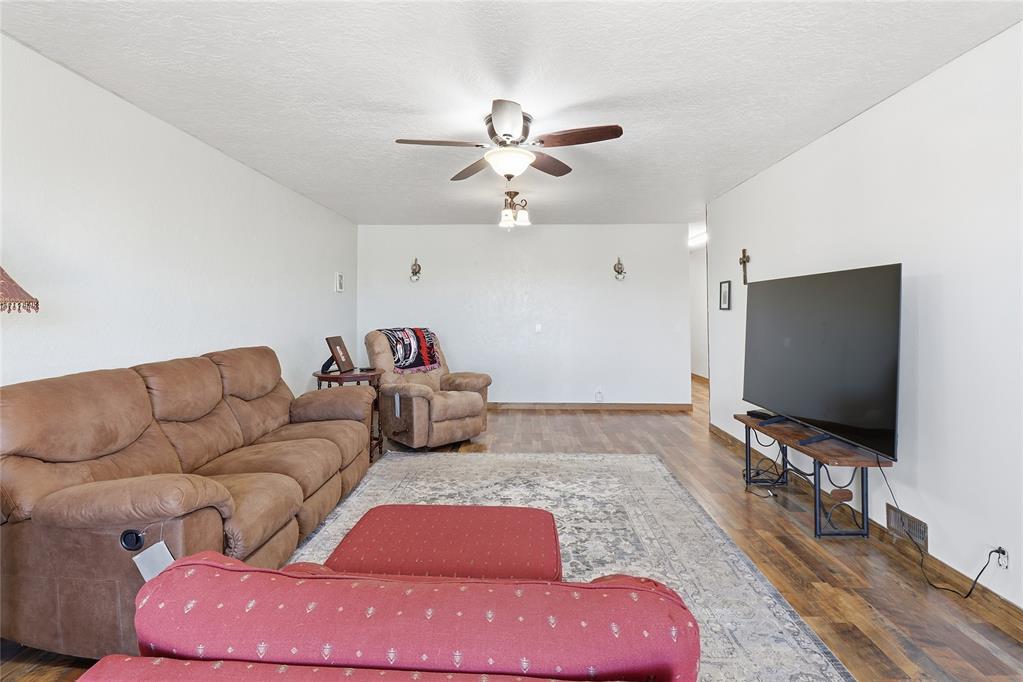 819 N Broadway Avenue Property Photo 6