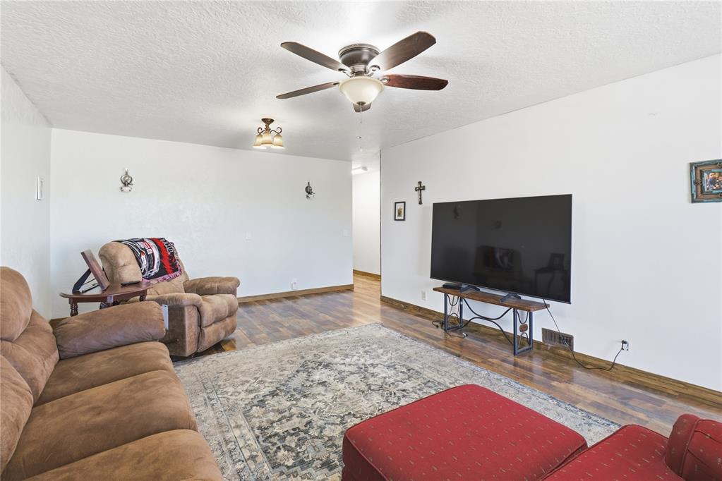 819 N Broadway Avenue Property Photo 7