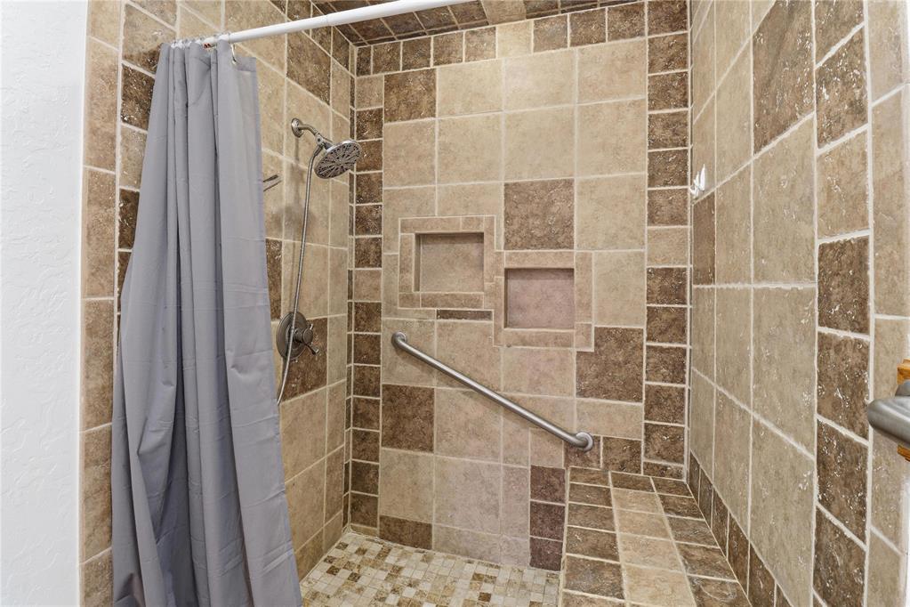 819 N Broadway Avenue Property Photo 18