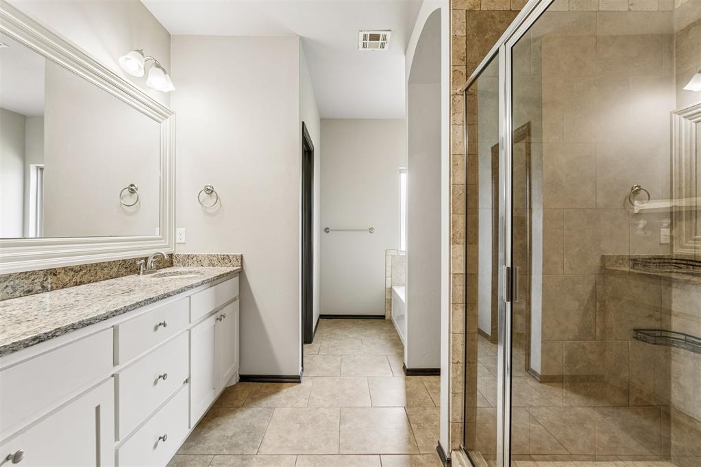 19024 Pinehurst Trail Drive Property Photo 15