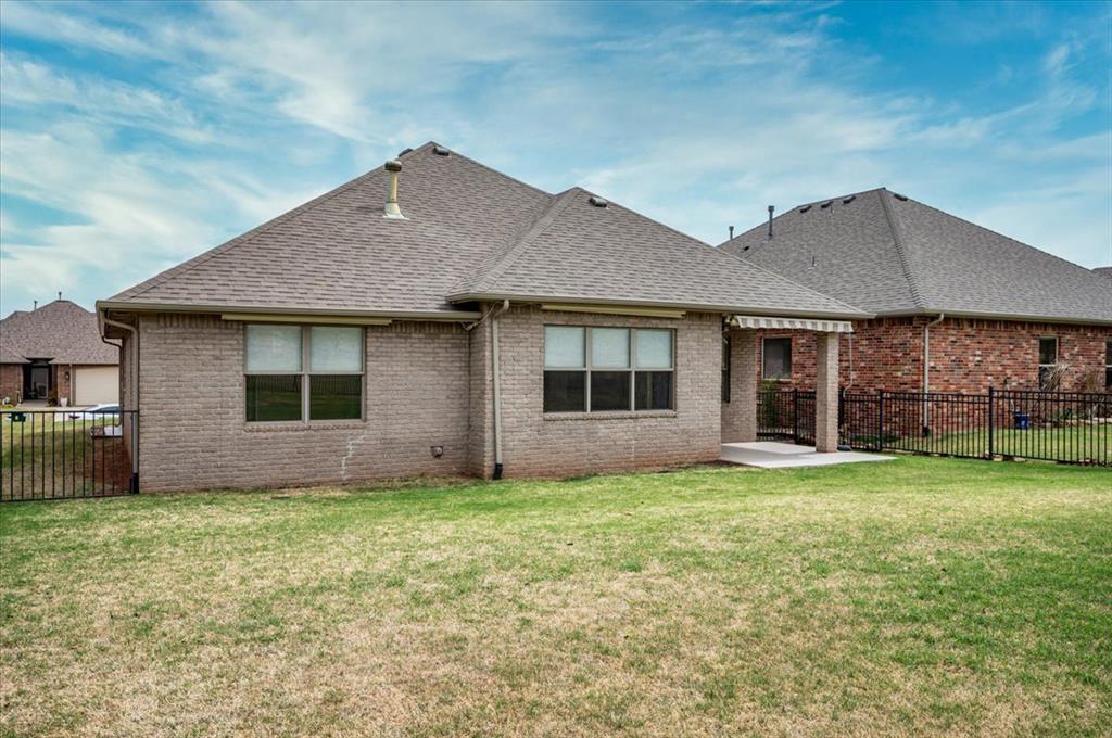 15621 Traditions Drive Property Photo 32