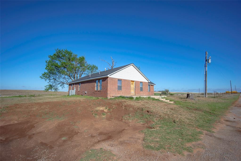 585 County Road 1310 Property Photo 3