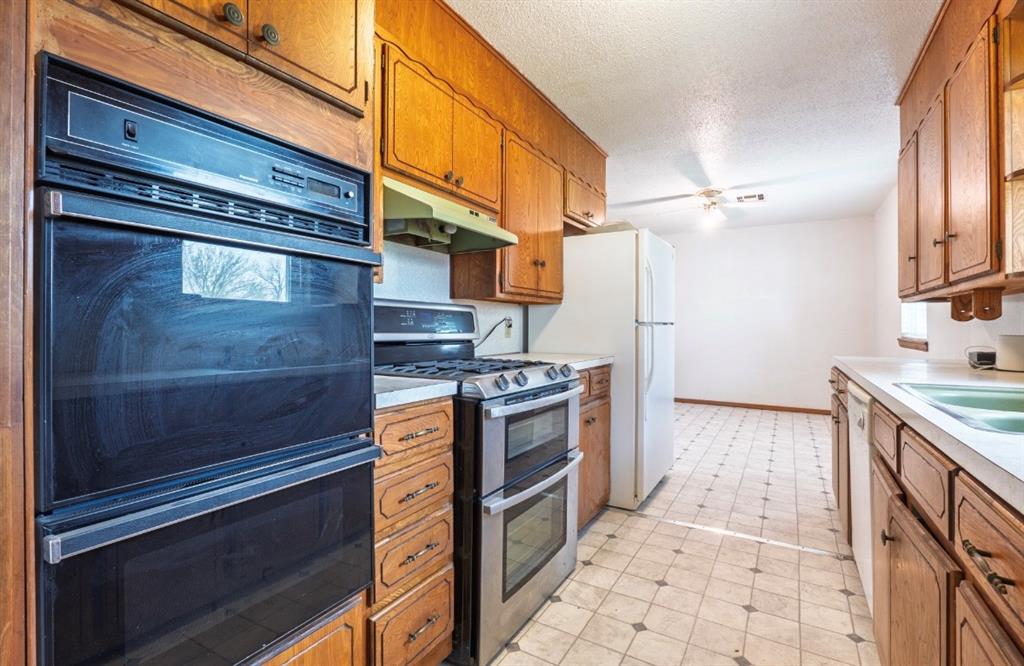 1310 W 15th Street Property Photo 7
