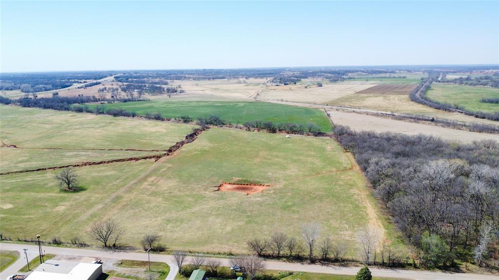 E 900 Road Property Photo 1