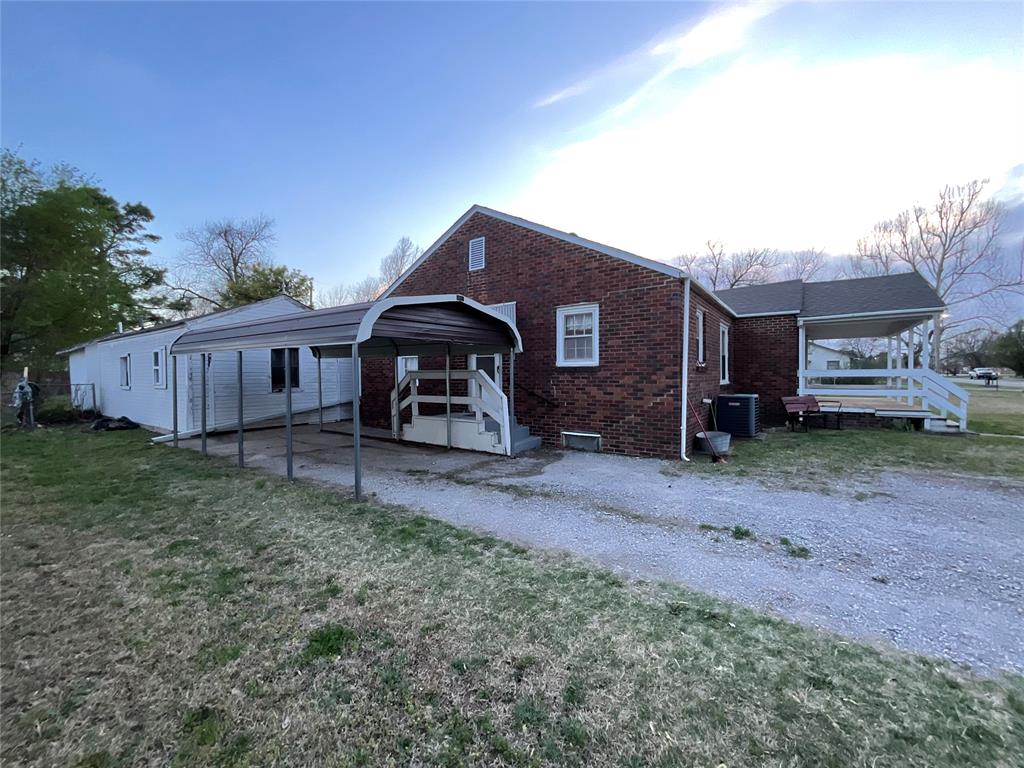 307 Sw Burt Street Property Photo 4