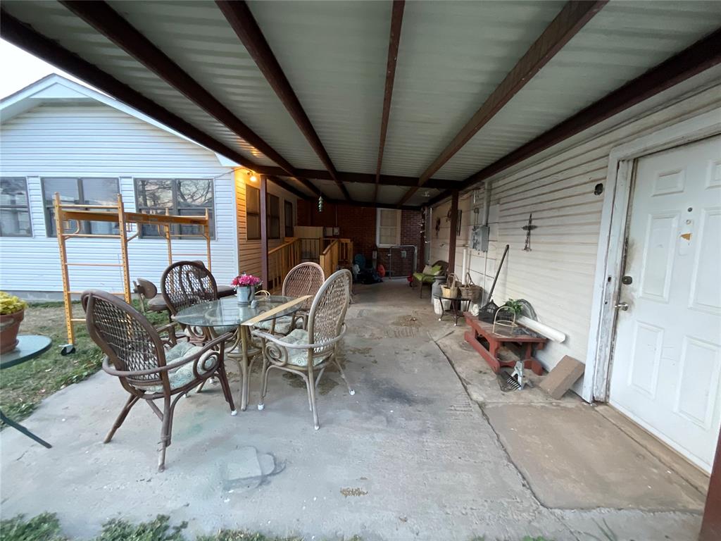 307 Sw Burt Street Property Photo 7