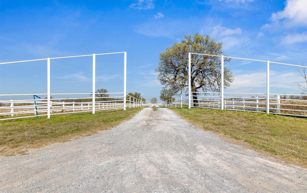 300636 State Highway 29 Property Photo 1