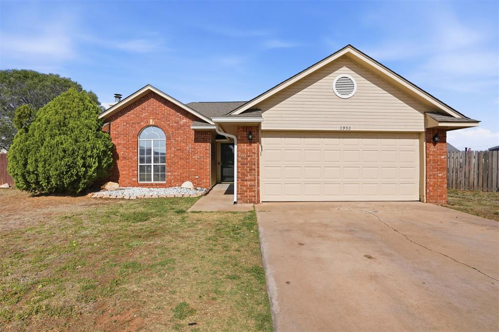 2932 Laurel Circle Property Photo 1