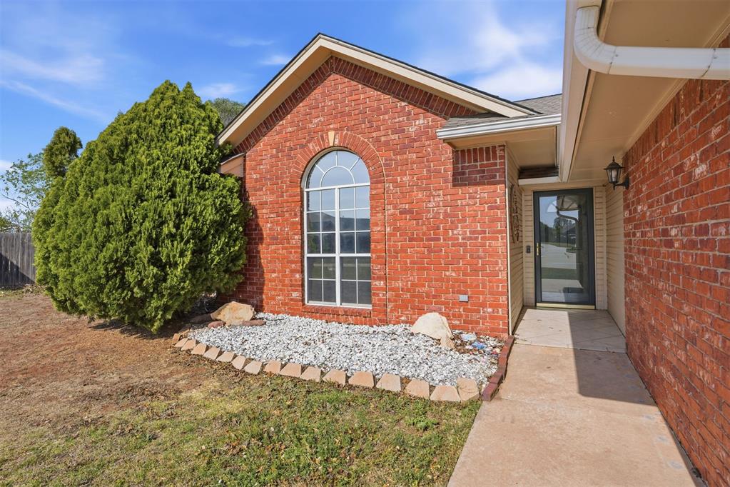 2932 Laurel Circle Property Photo 4