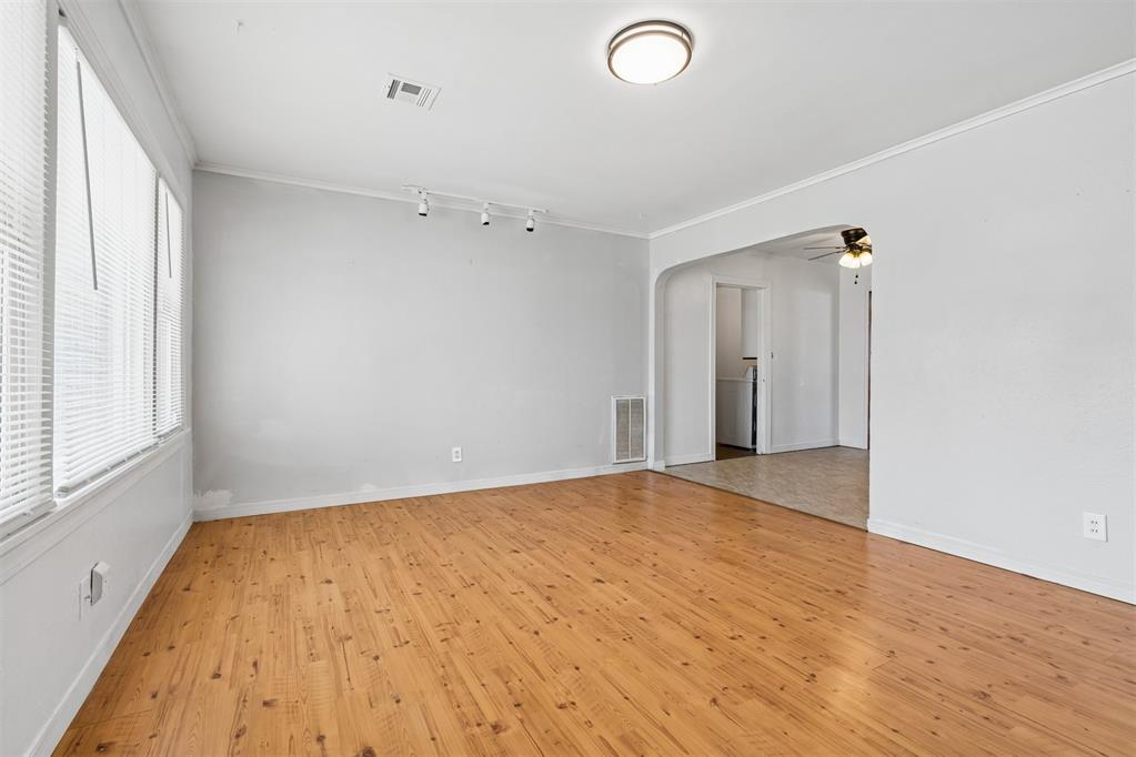 115 E Haddock Street Property Photo 3