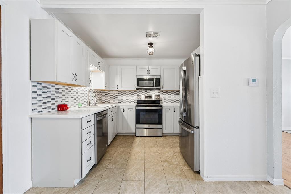 115 E Haddock Street Property Photo 7