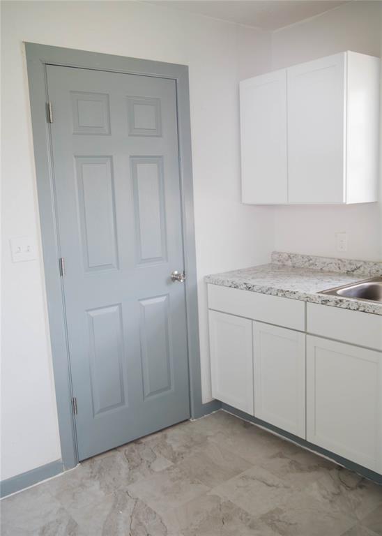 308 S Western Avenue Property Photo 5