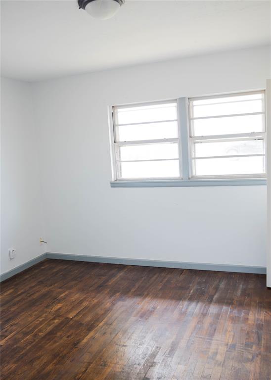 308 S Western Avenue Property Photo 16